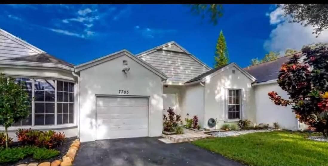 7705 FOREST GREEN Lane, Boynton Beach, FL 33436 photo 4