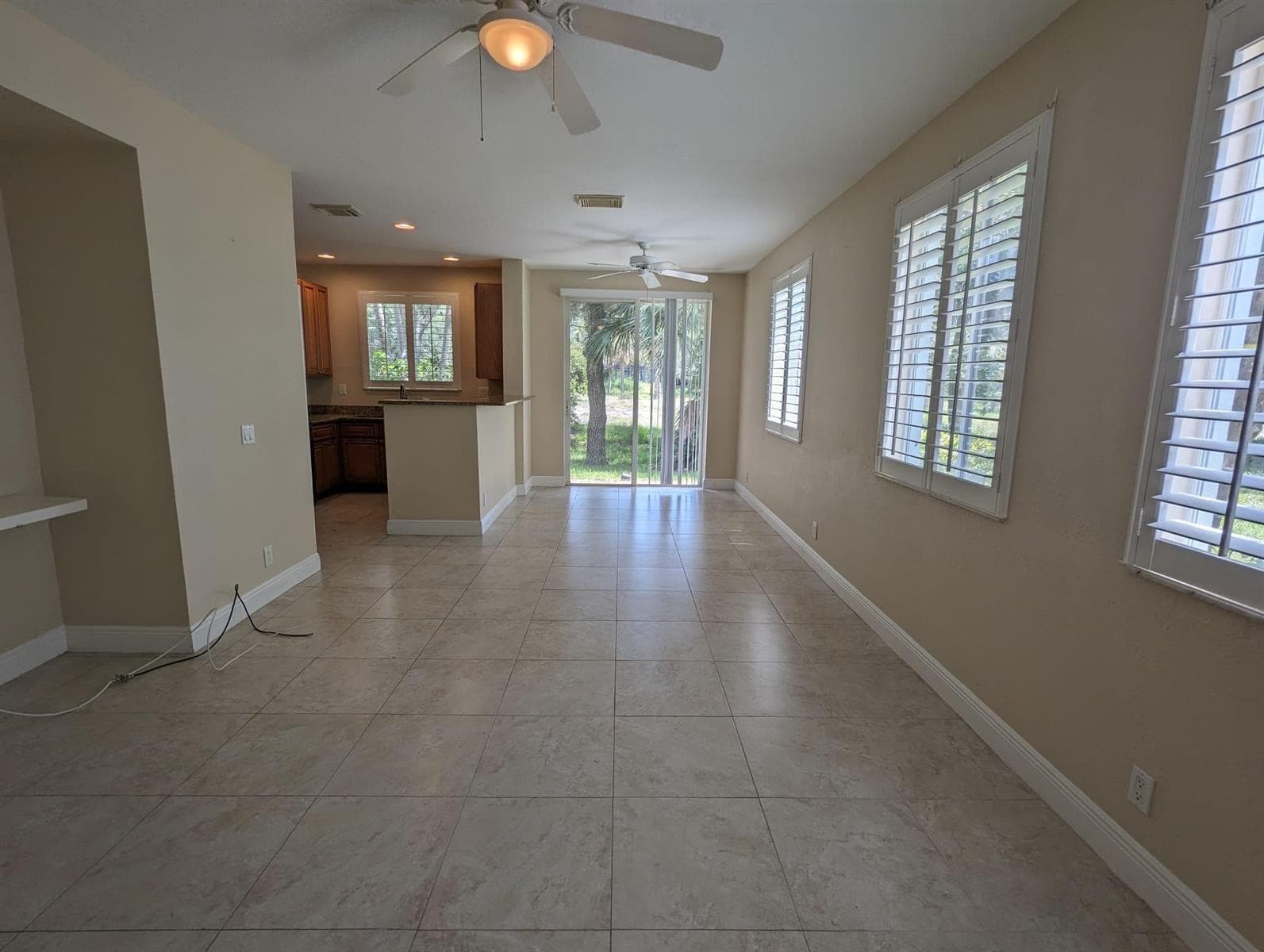3189 Laurel Ridge Circle, Riviera Beach, FL 33404 photo 2