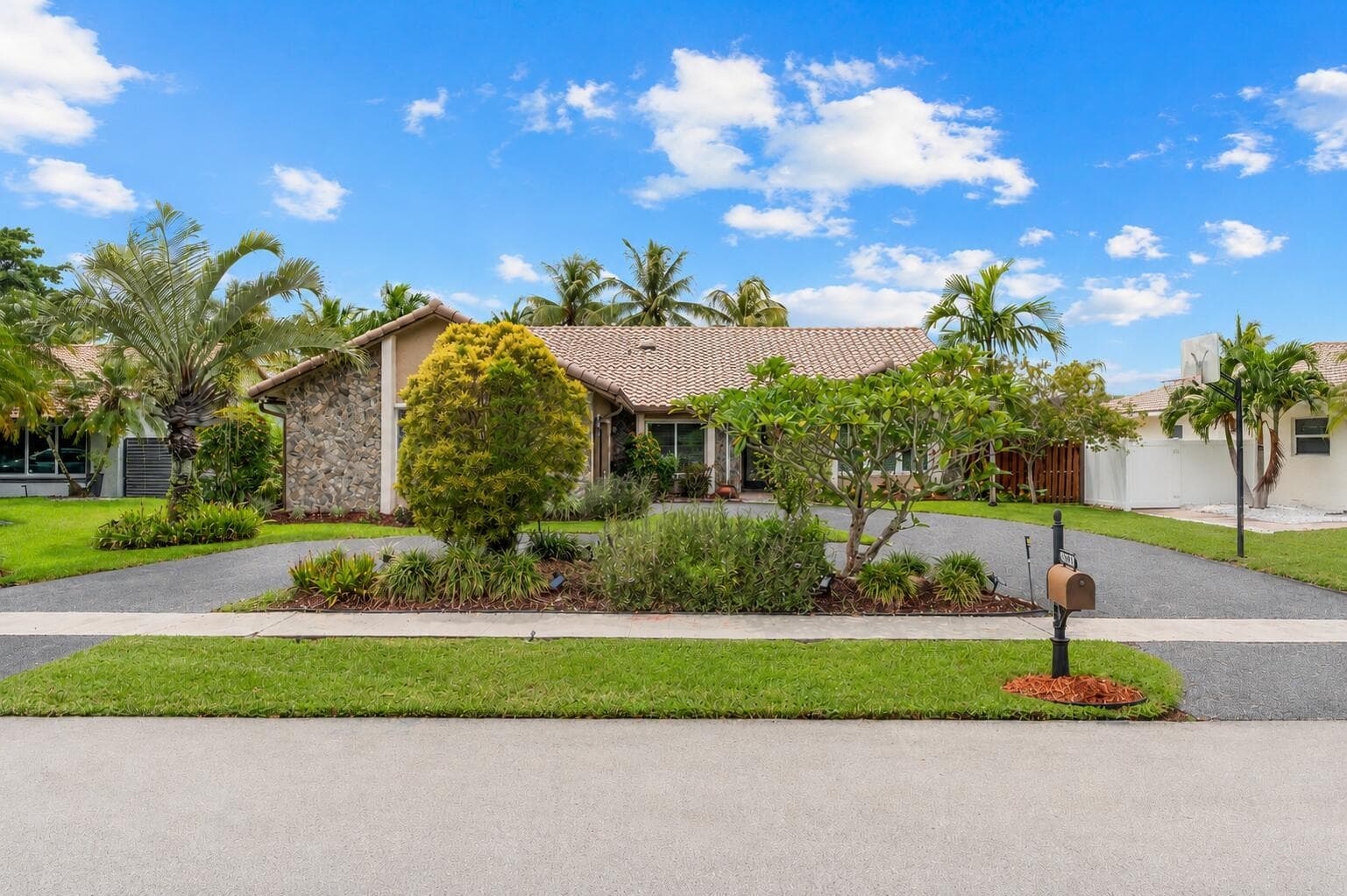 1491 NW 99TH Avenue, Plantation, FL 33322 photo 4