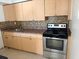 2285 NE 172nd Street # 15, North Miami Beach, FL 33160 photo 2