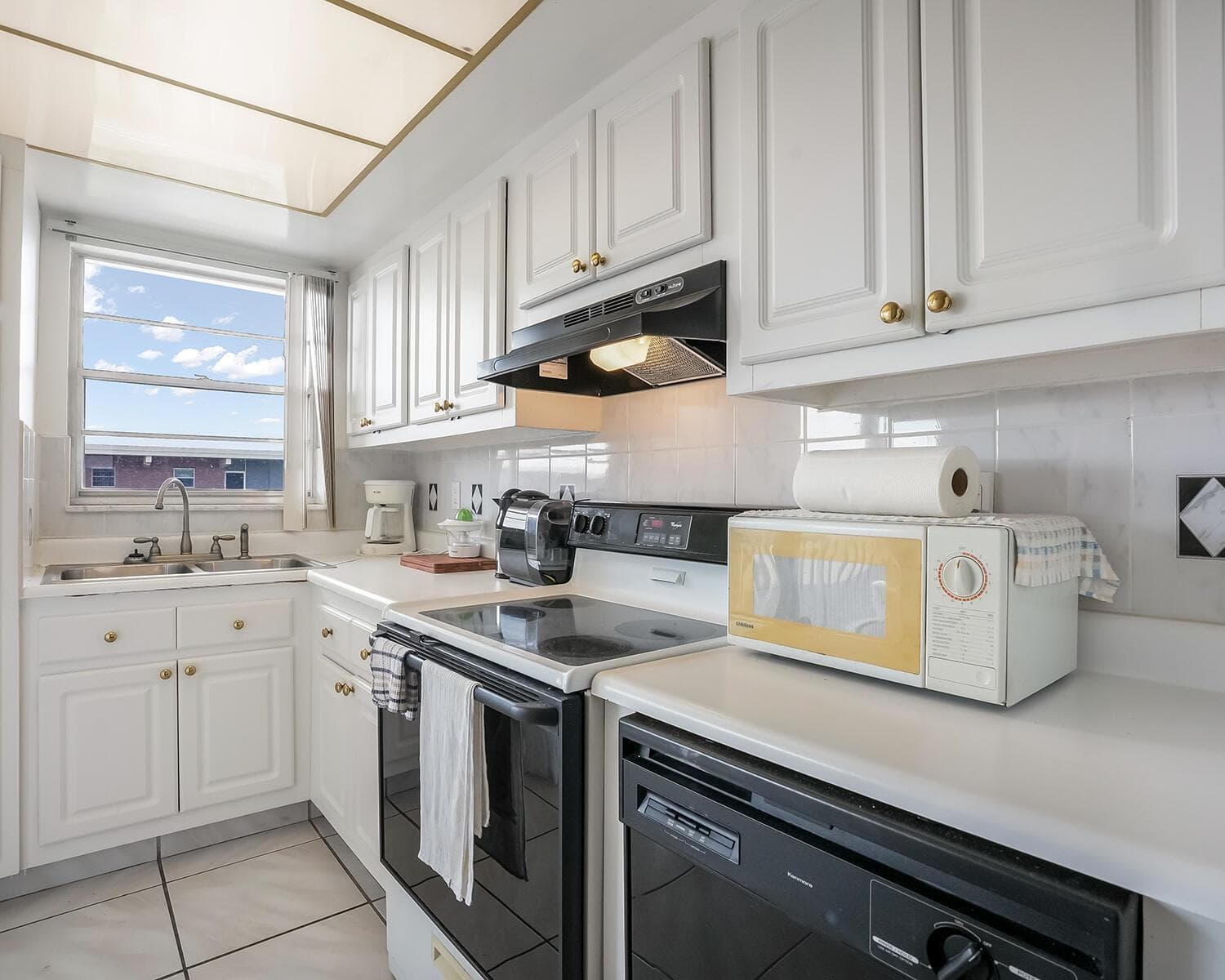 180 NE 12th Avenue # 15E, Hallandale Beach, FL 33009 photo 2