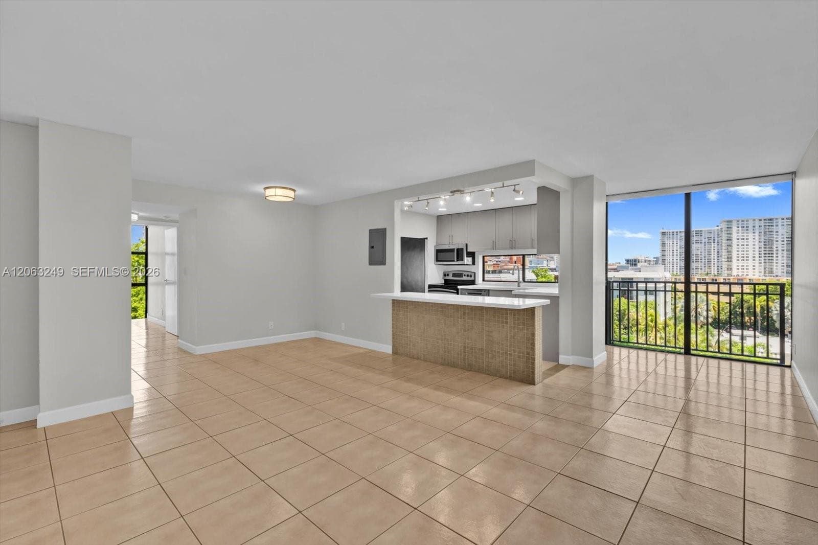 17021 N Bay Rd # 705, Sunny Isles Beach, FL 33160 photo 4