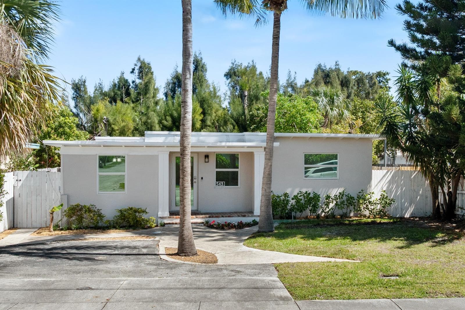 543 NE 3rd Avenue, Delray Beach, FL 33444 photo 2
