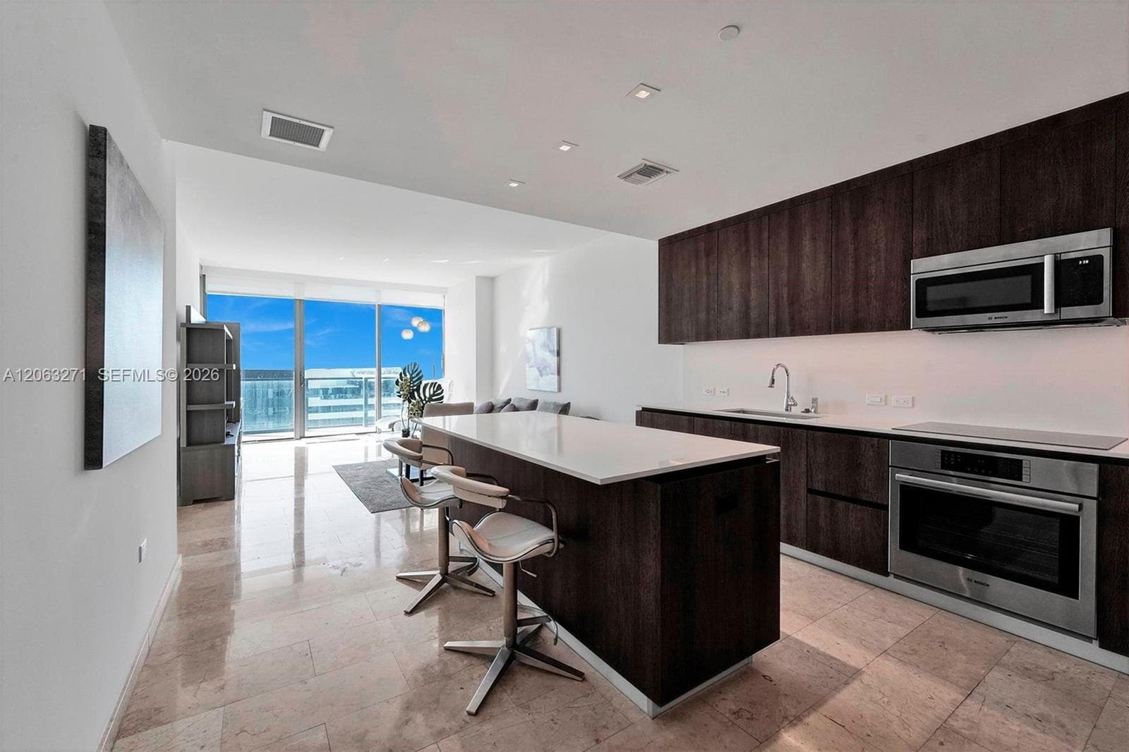 88 SW 7th St # 2106, Miami, FL 33130 photo 5