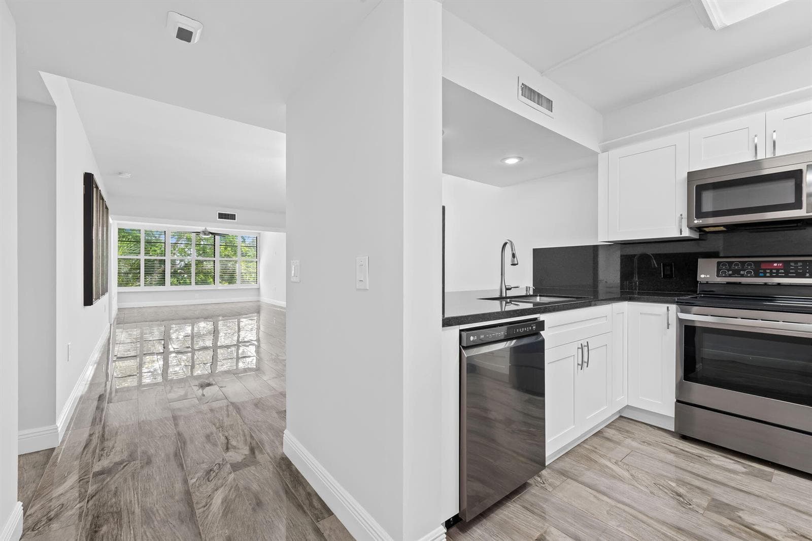 1502 Whitehall Drive # 403, Davie, FL 33324 photo 3