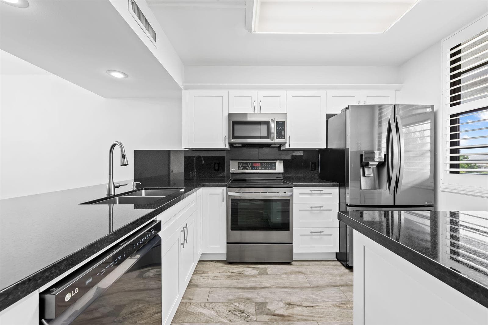 1502 Whitehall Drive # 403, Davie, FL 33324 photo 4