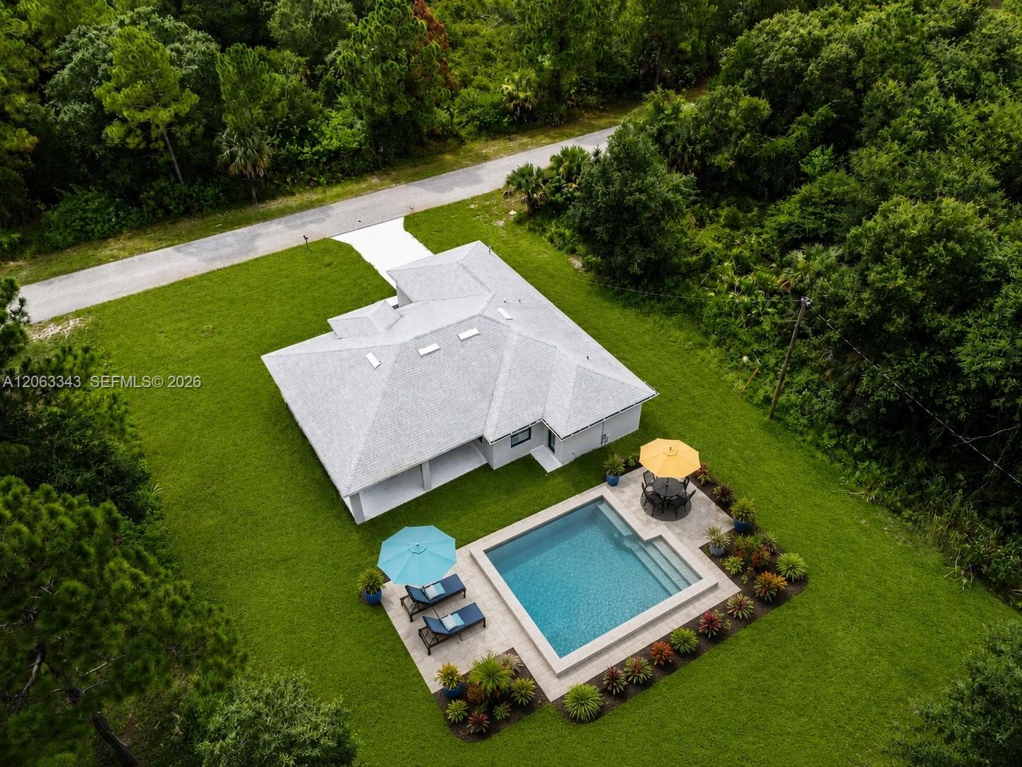 516 DAYTON AVE, Lehigh Acres, FL 33972 photo 2