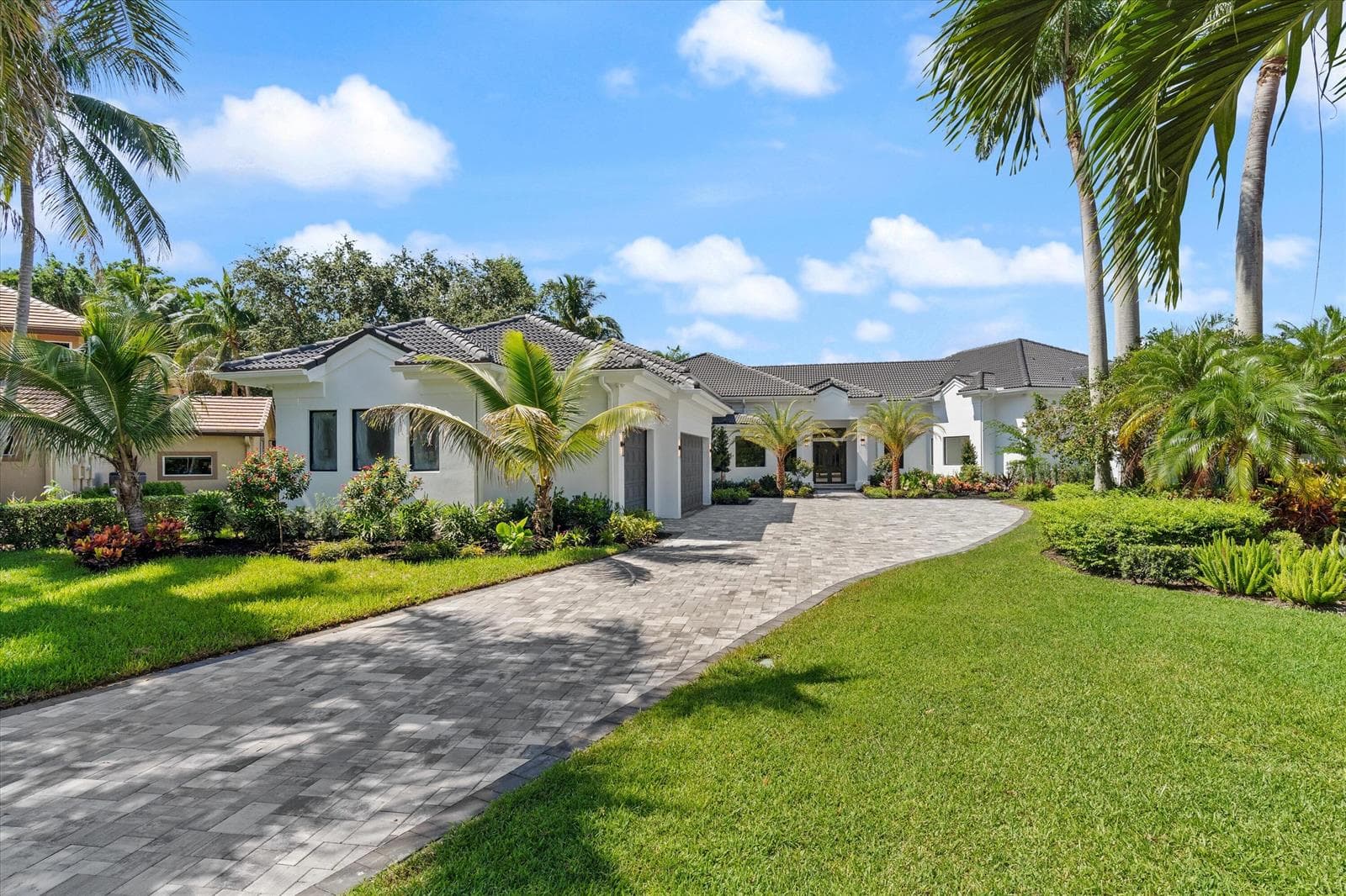 2525 Seminole Circle, West Palm Beach, FL 33409 photo 2