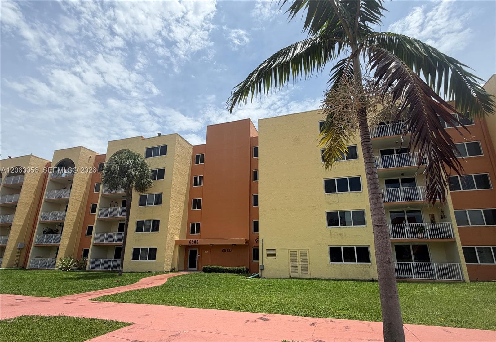 6980 NW 186th St # 3-423A, Hialeah, FL 33015