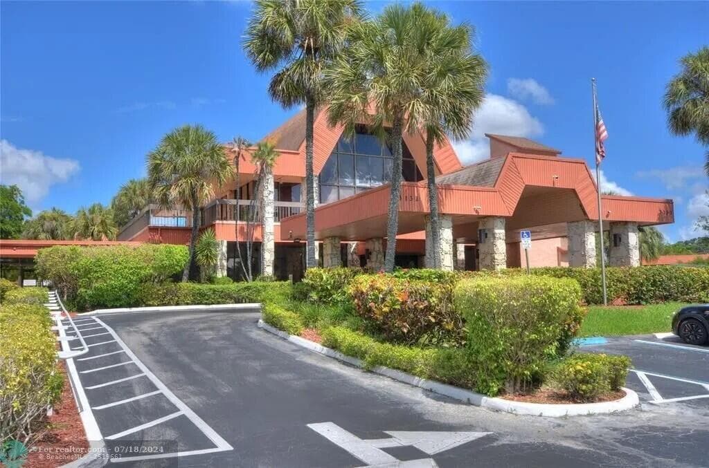 3210 HOLIDAY SPRINGS Boulevard # 2-110, Margate, FL 33063 photo 2