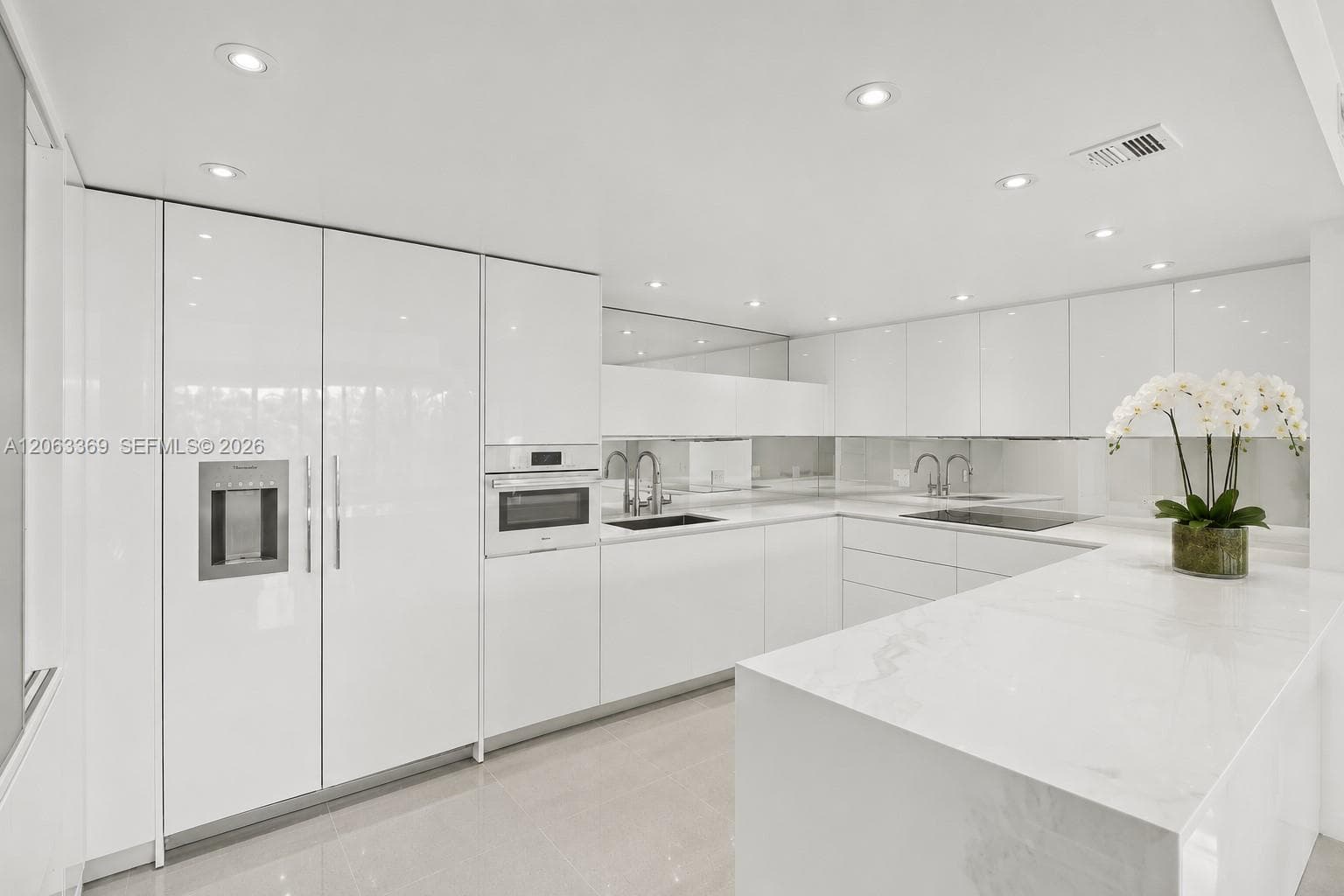 155 Ocean Lane Dr # 208, Key Biscayne, FL 33149