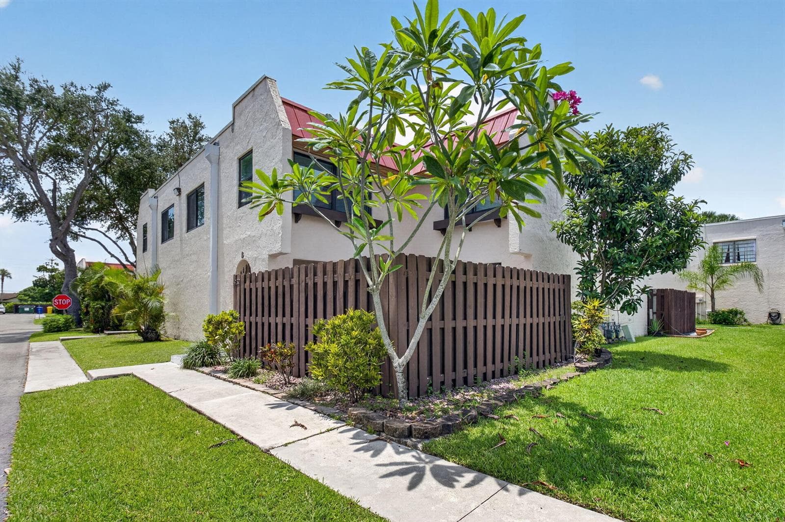 6352 SEVEN SPRINGS Boulevard # B, FL 33463 photo 2