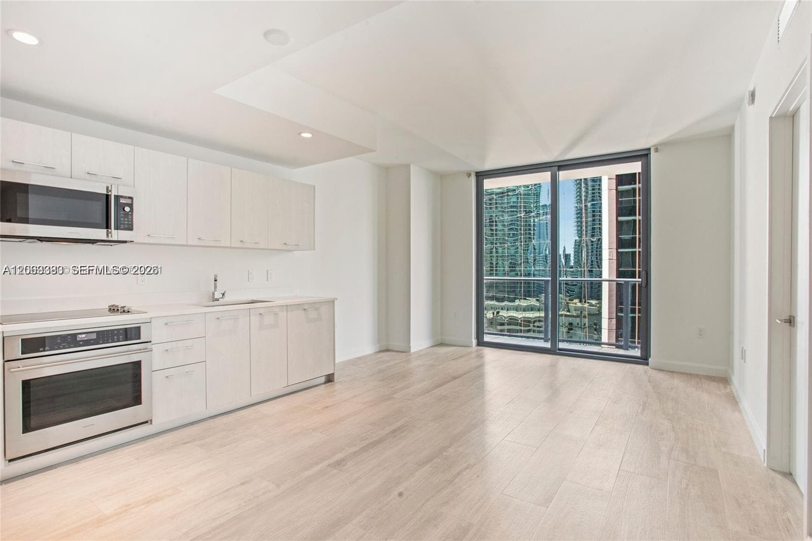 55 SW 9th St # 1907, Miami, FL 33130 photo 5
