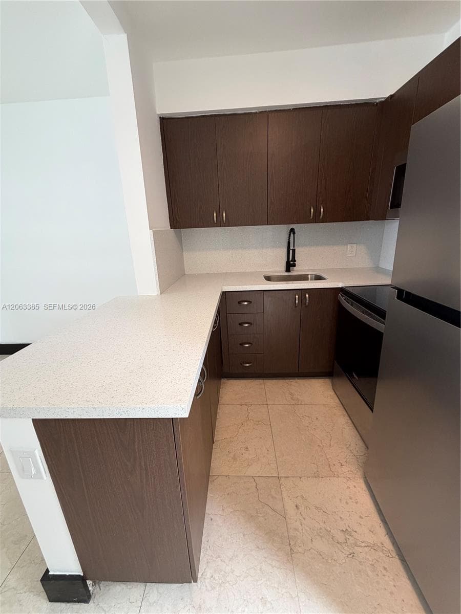 551 NE 62nd St # 14, Miami, FL 33138 photo 4
