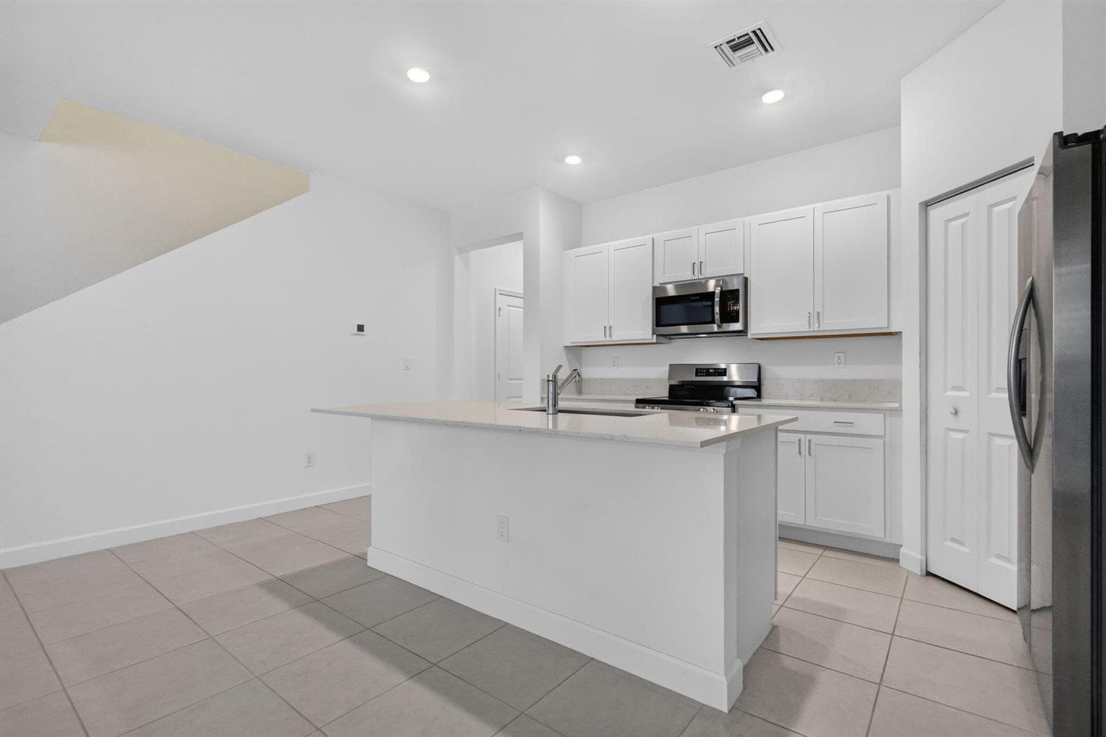 4168 Lagoon Shore Drive, Lake Worth, FL 33467 photo 5