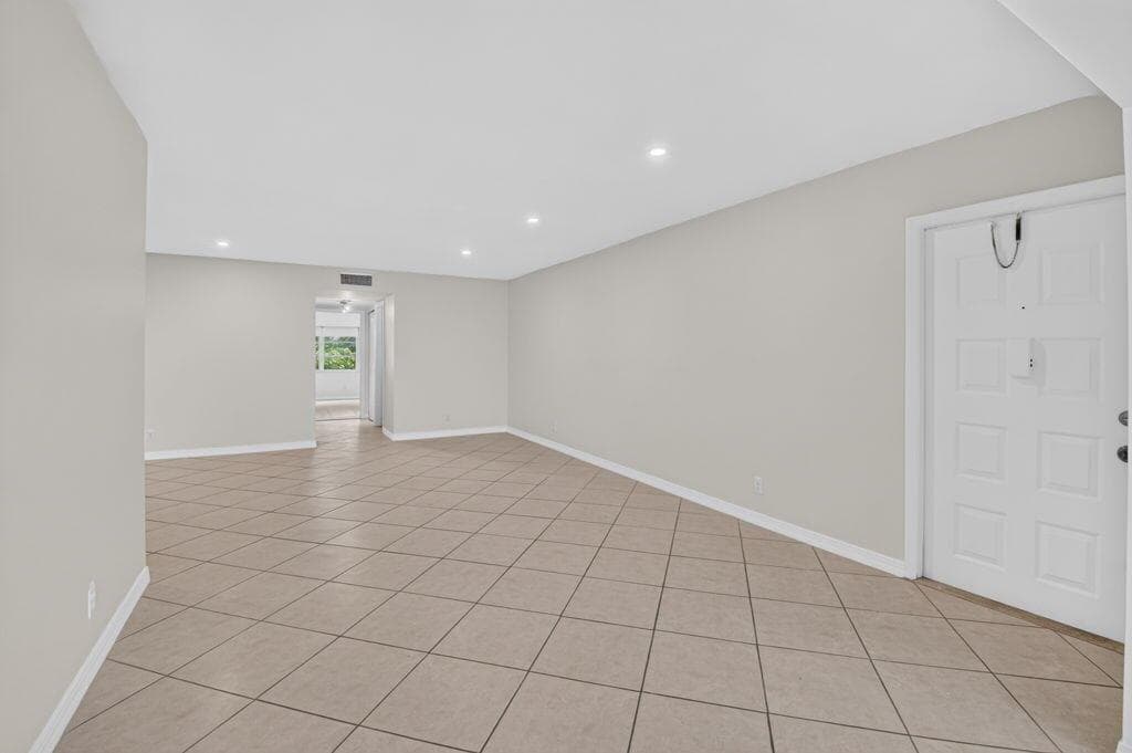 5073 LAKEFRONT Boulevard # C, Delray Beach, FL 33484 photo 5