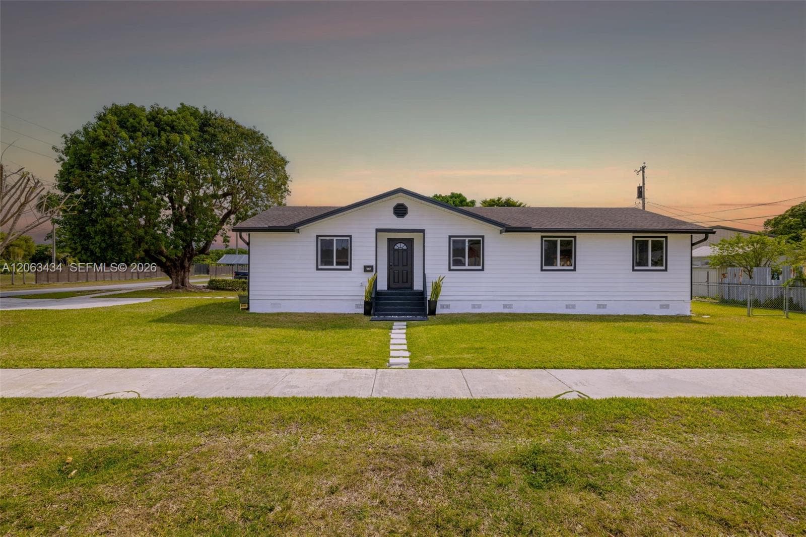 1867 NW 8th Ave, Homestead, FL 33030 photo 2