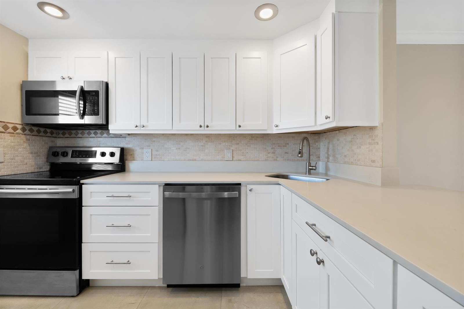 400 N FEDERAL Highway # 408, Deerfield Beach, FL 33441 photo 2