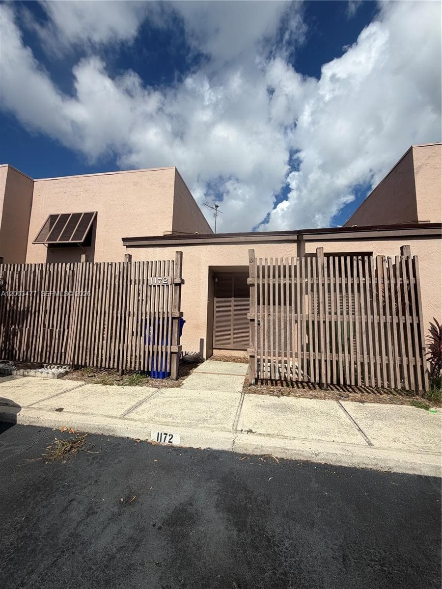 1172 NW 122nd Ter, Pembroke Pines, FL 33026 photo 2