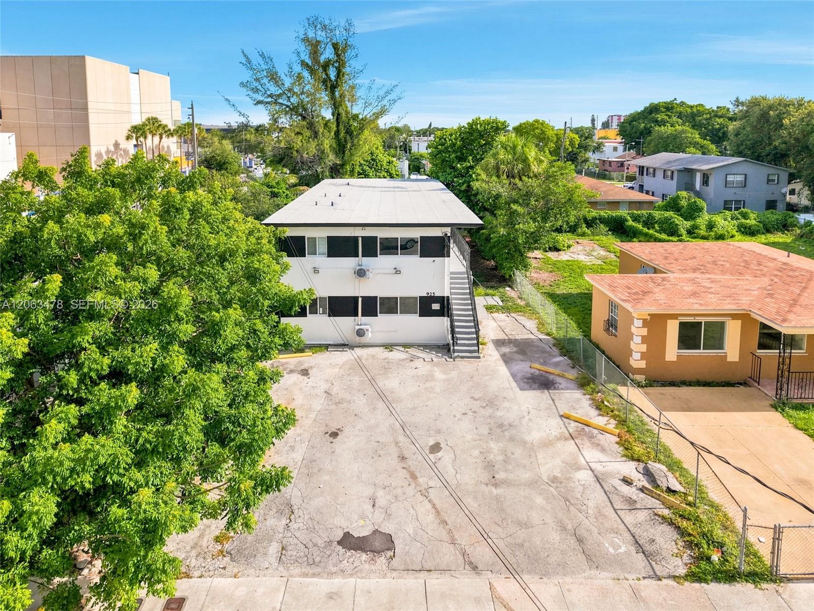 925 NW 69th St # 2, Miami, FL 33150