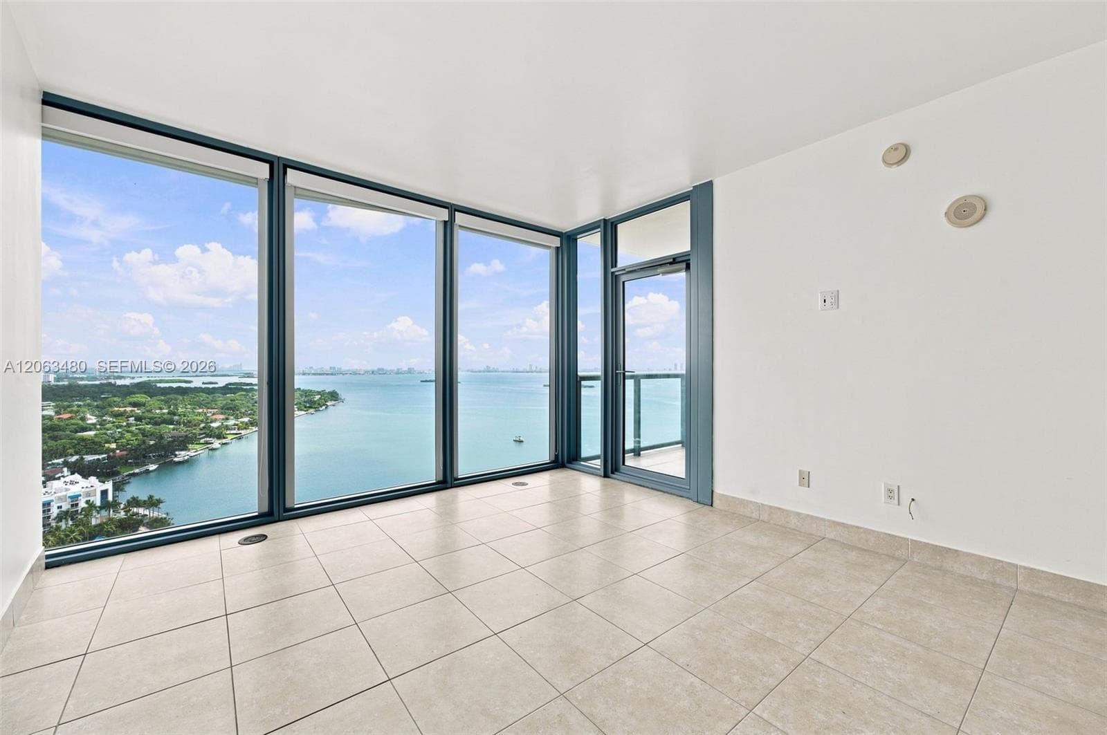 601 NE 36th St # 2308, Miami, FL 33137 photo 2