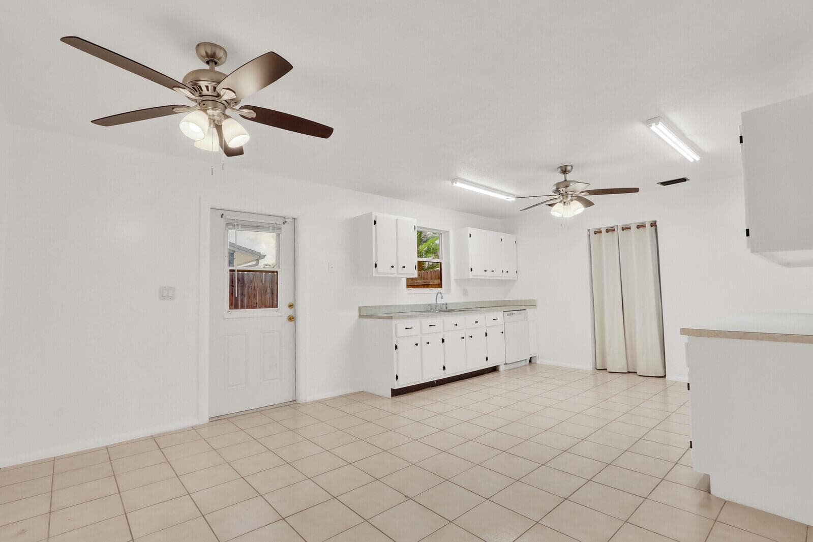 357 Garden Boulevard, Palm Beach Gardens, FL 33410 photo 5