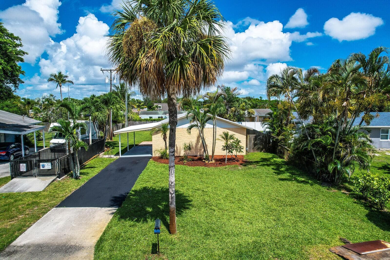 357 Garden Boulevard, Palm Beach Gardens, FL 33410 photo 4