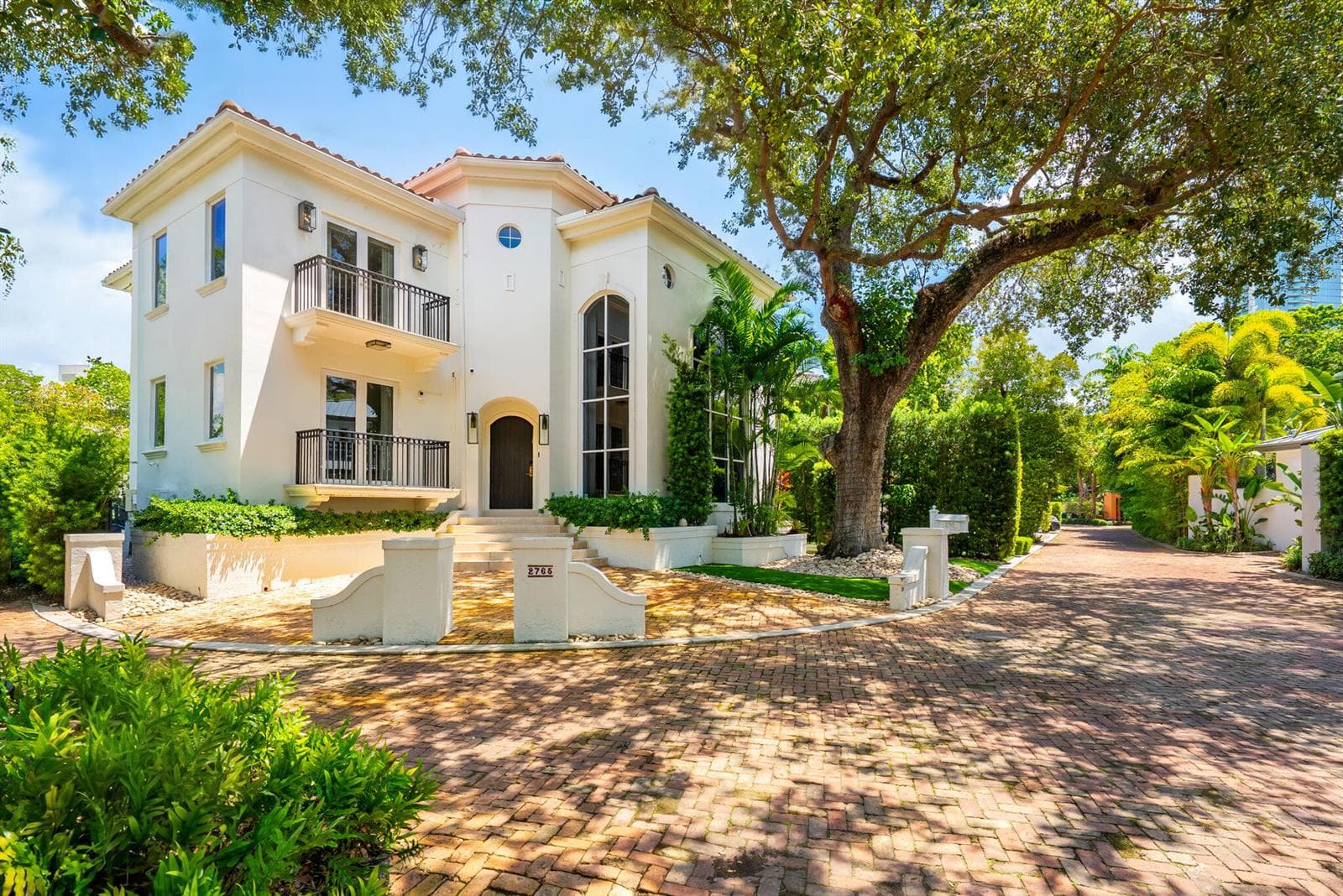 2765 Brickell Court, Miami, FL 33129 photo 2