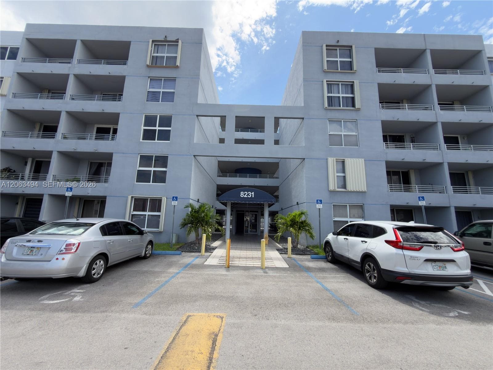 8231 NW 8th St # 2-504, Miami, FL 33126