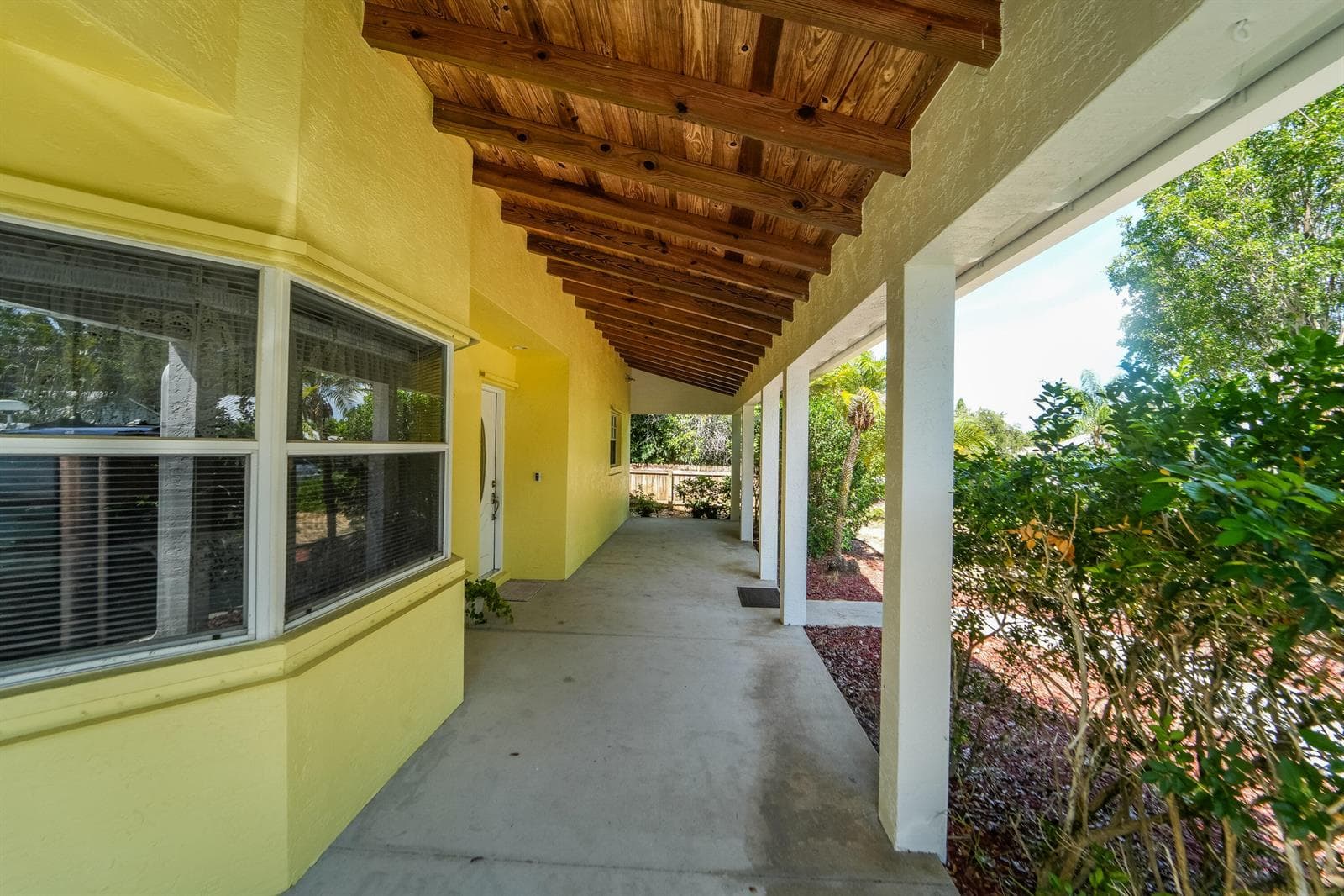 8645 SE Alabama Place, Hobe Sound, FL 33455 photo 4