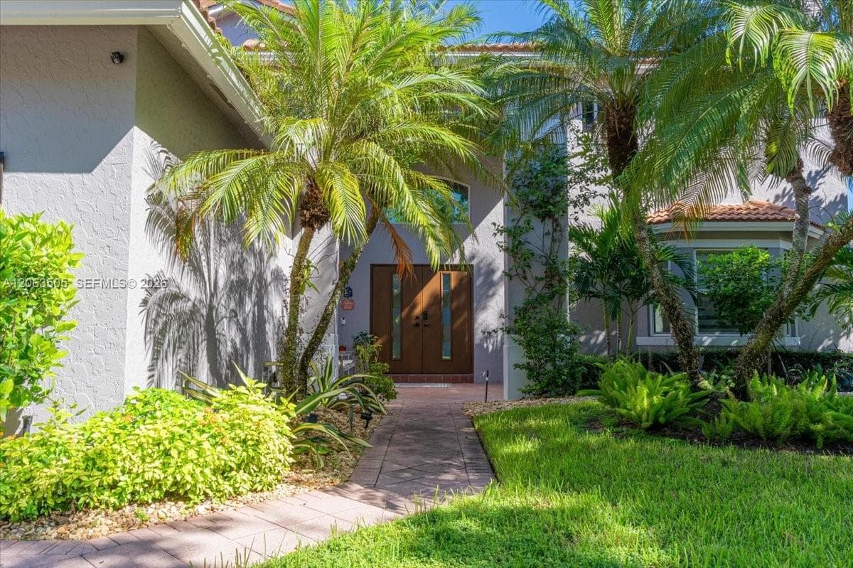 347 Fairmont Rd, Weston, FL 33326 photo 2