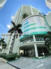 218 SE 14th St # 2004, Miami, FL 33131 photo 2