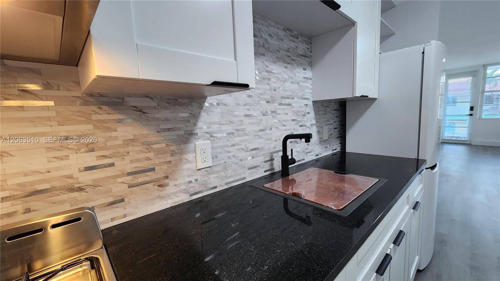 300 74th St # 14, Miami Beach, FL 33141 photo 2