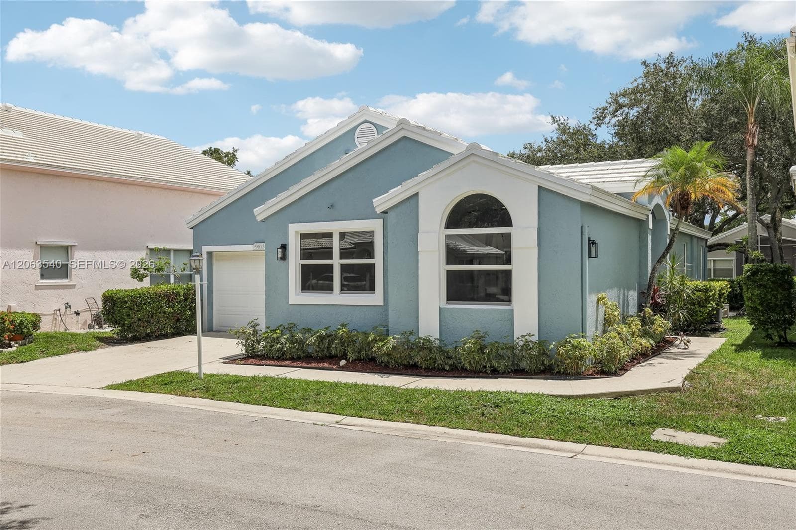 9613 NW 8th Cir, Plantation, FL 33324 photo 2