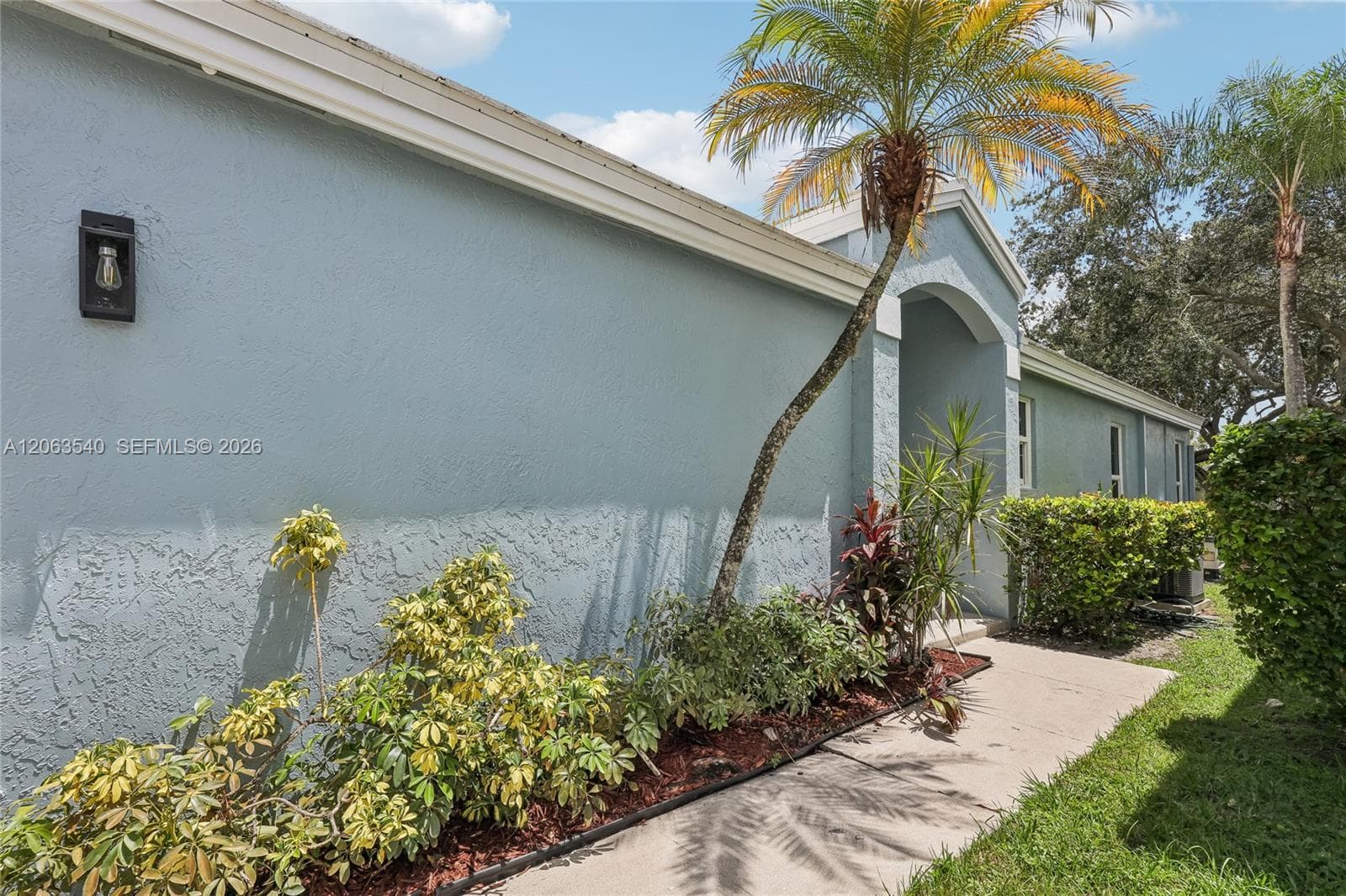 9613 NW 8th Cir, Plantation, FL 33324 photo 5