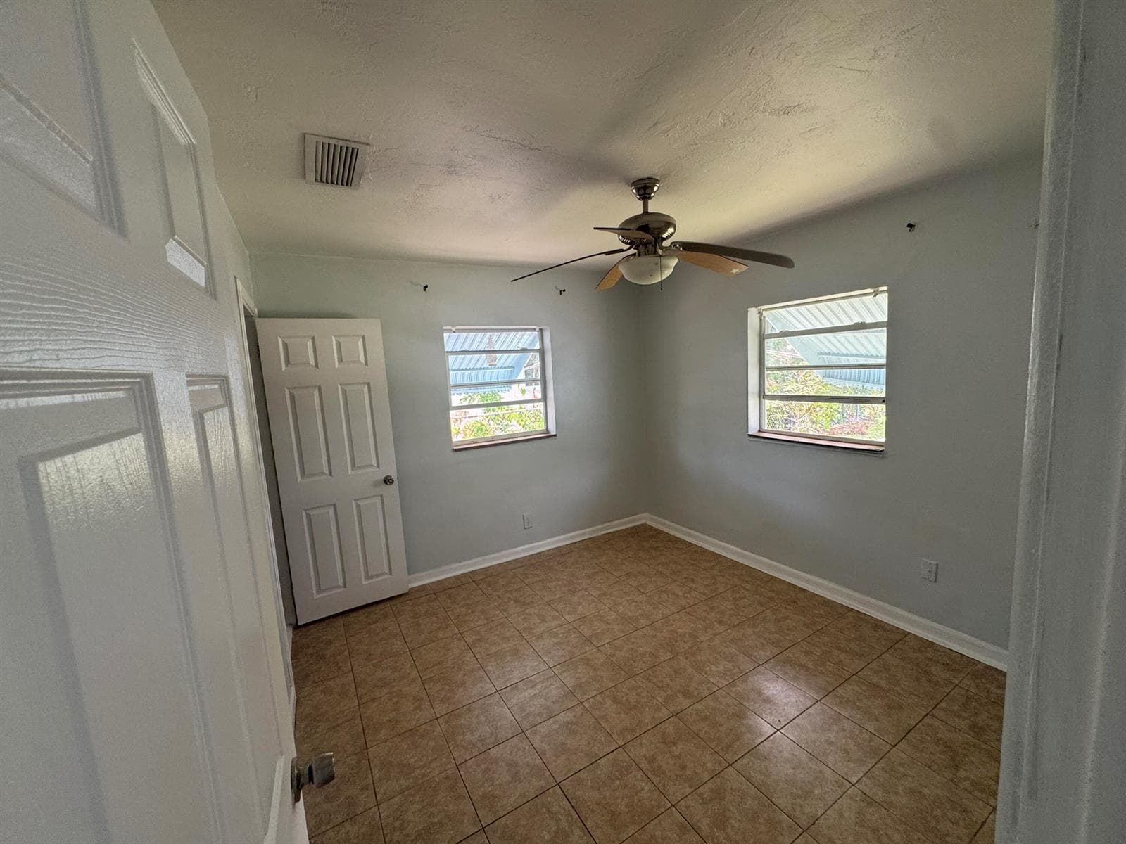 6101 NE 4TH Avenue, Oakland Park, FL 33334 photo 5
