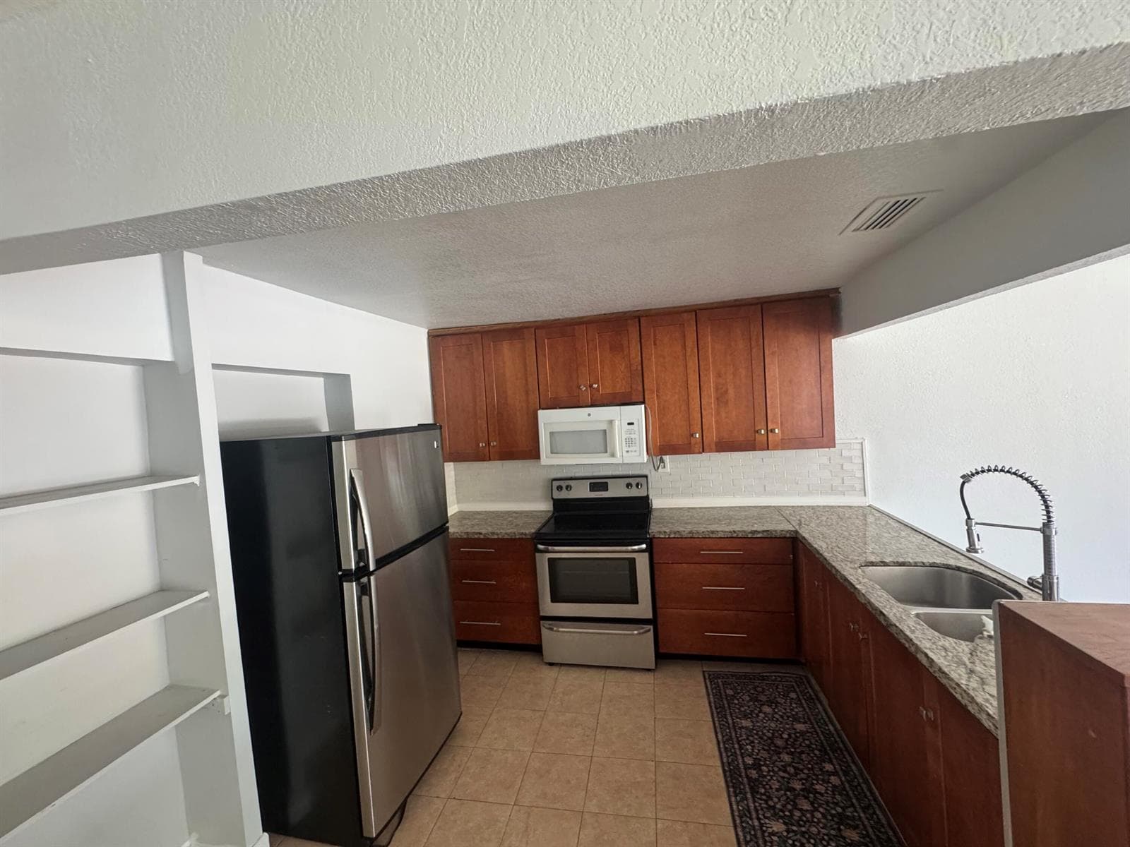 6101 NE 4TH Avenue, Oakland Park, FL 33334 photo 4