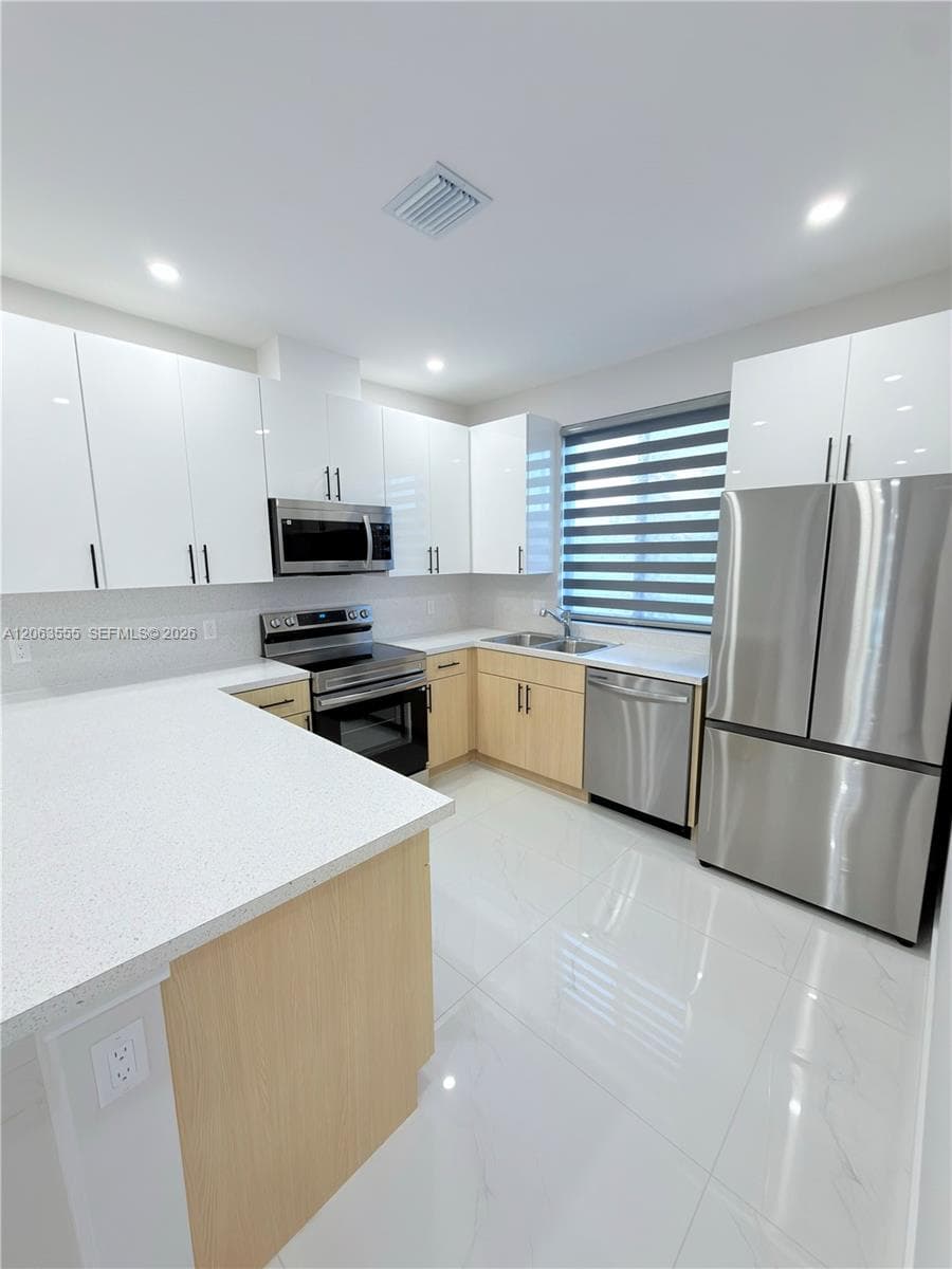 12368 SW 219th St, Miami, FL 33170 photo 5