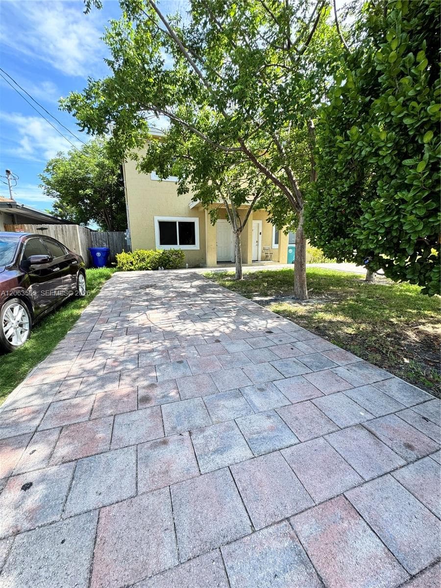 1770 NW 55th St # 1, Miami, FL 33142 photo 3