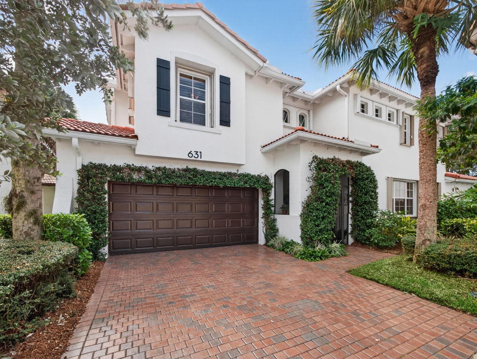 631 MOONDANCER Court, Palm Beach Gardens, FL 33410 photo 2