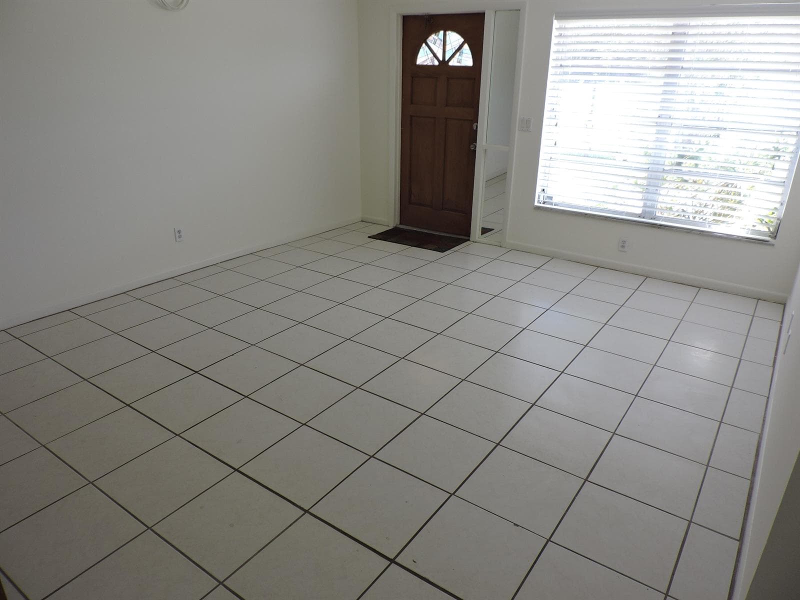9046 SE Parkway Drive, Hobe Sound, FL 33455 photo 2