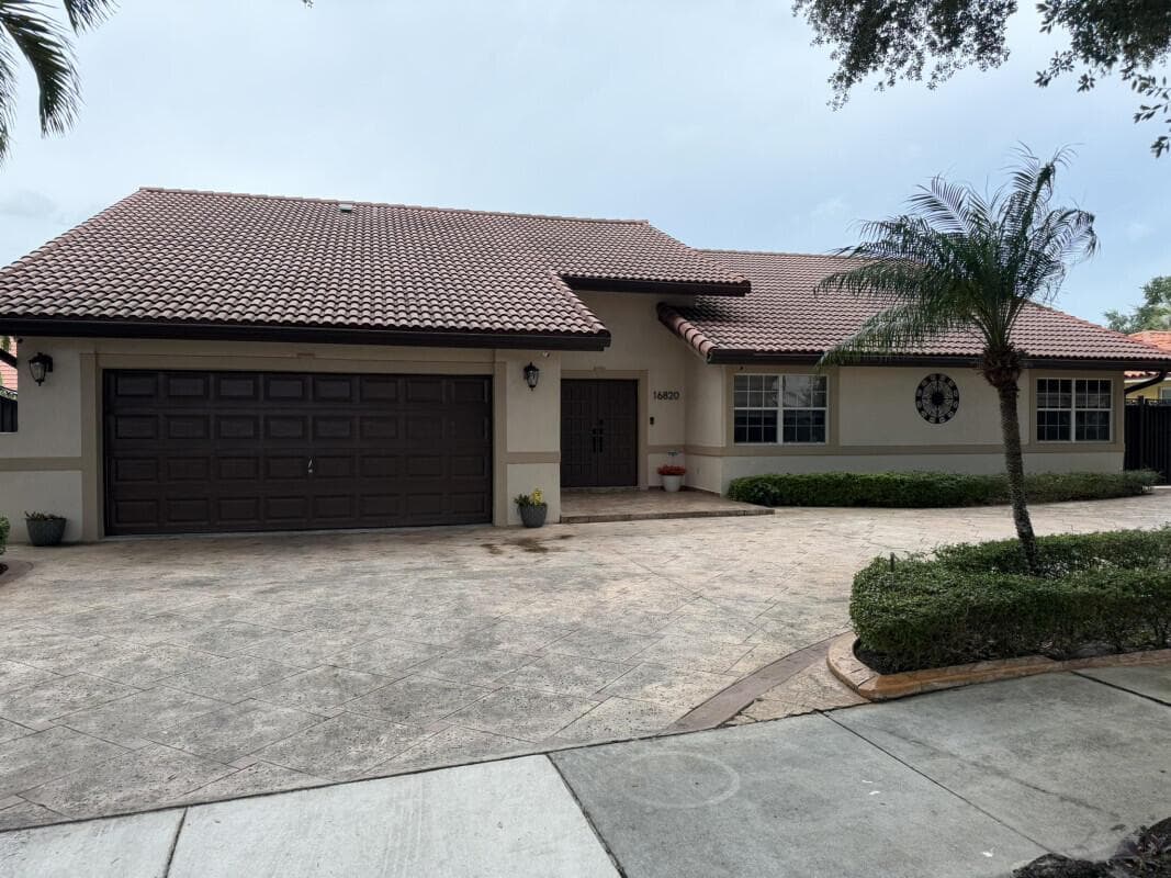 16820 NW 80th Court, Hialeah, FL 33016 photo 2