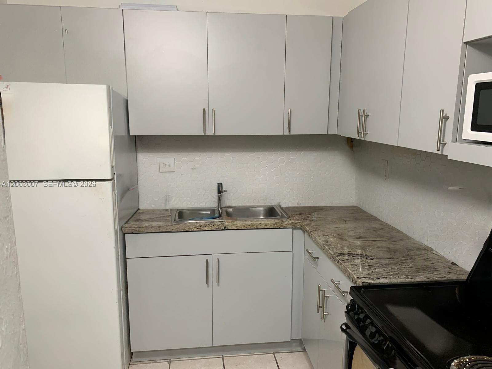 9437 SW 76th St # V38, Miami, FL 33173 photo 2