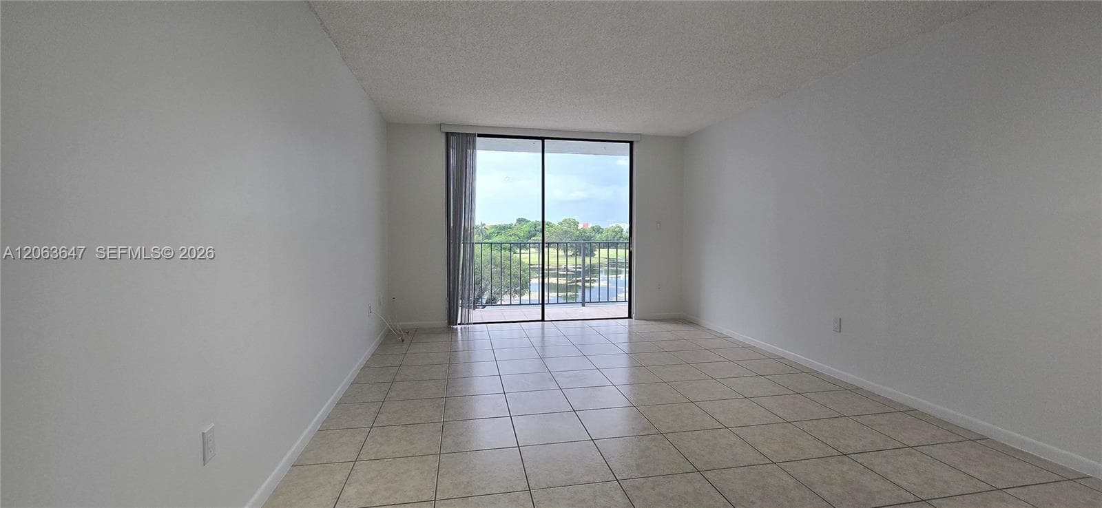 9688 Fontainebleau Blvd # 404, Miami, FL 33172 photo 3
