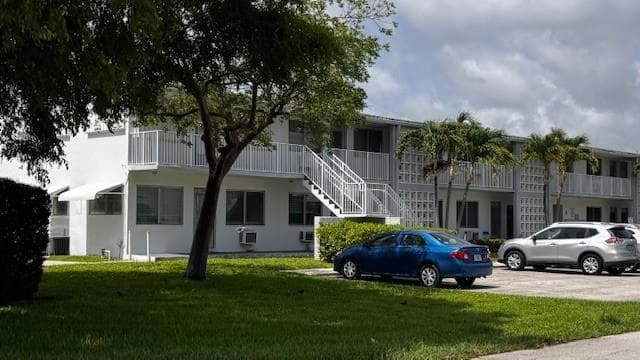 2020 NE 51st Court # 101, Fort Lauderdale, FL 33308 photo 2