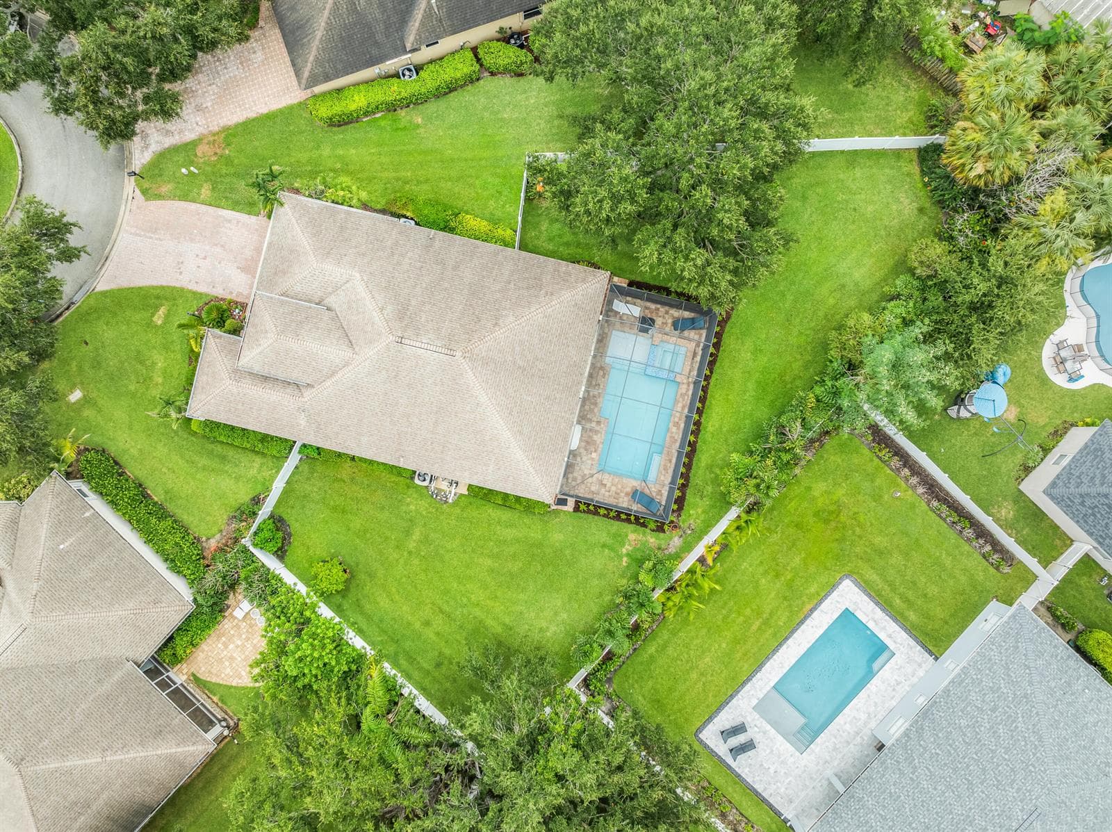 210 CHAMPAGNE Court SW, Vero Beach, FL 32968 photo 2
