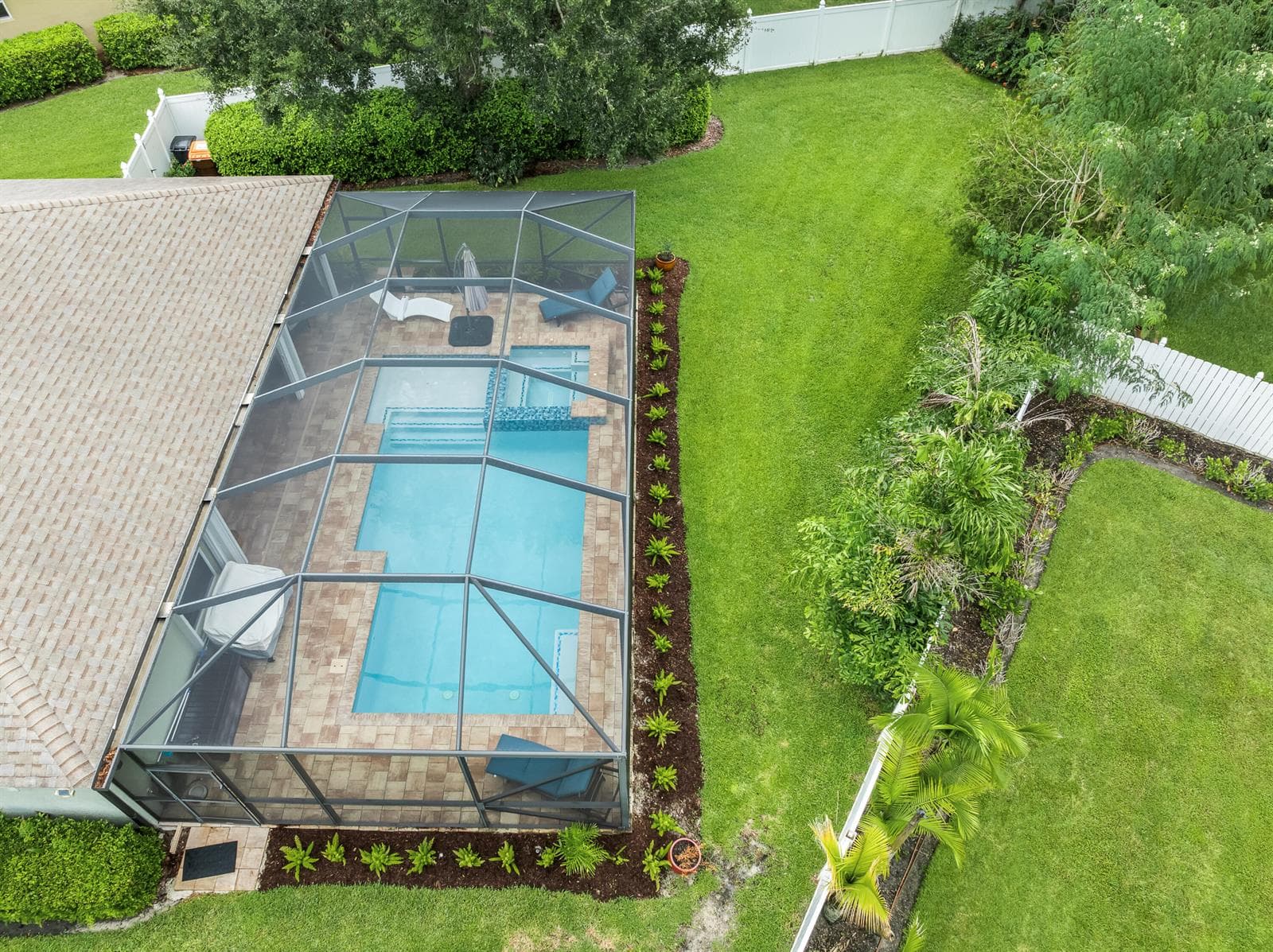 210 CHAMPAGNE Court SW, Vero Beach, FL 32968 photo 4