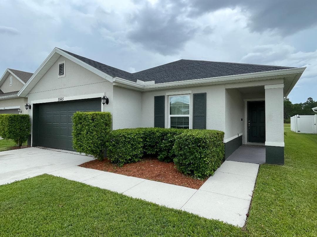 5565 NW Pine Trail Circle, Port St. Lucie, FL 34983 photo 3