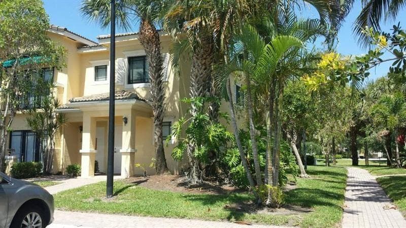 2805 VERONIA Drive # 104, Palm Beach Gardens, FL 33410 photo 2