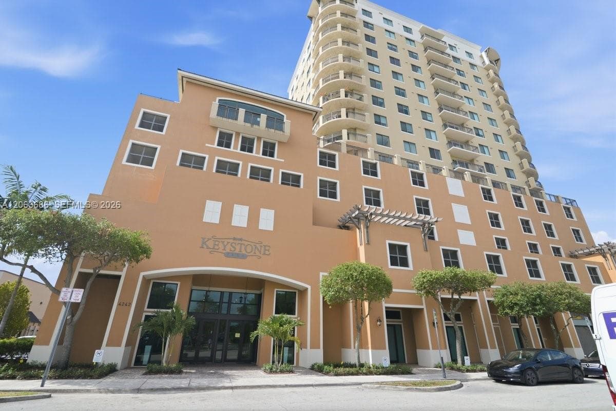 4242 NW 2nd St # 807, Miami, FL 33126